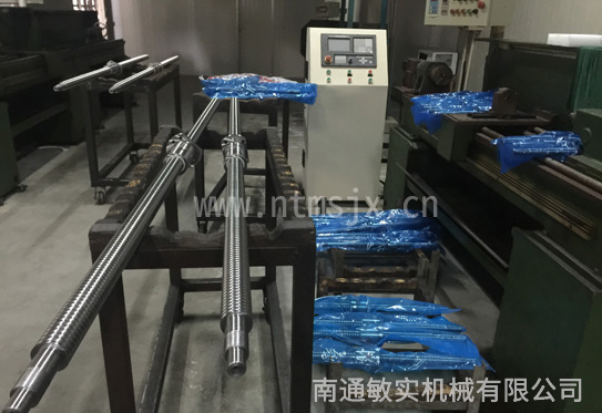 轧制滚珠丝杠