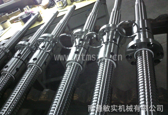 内循环滚珠丝杠